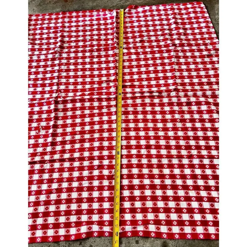 No Brand cheerful tablecloth
